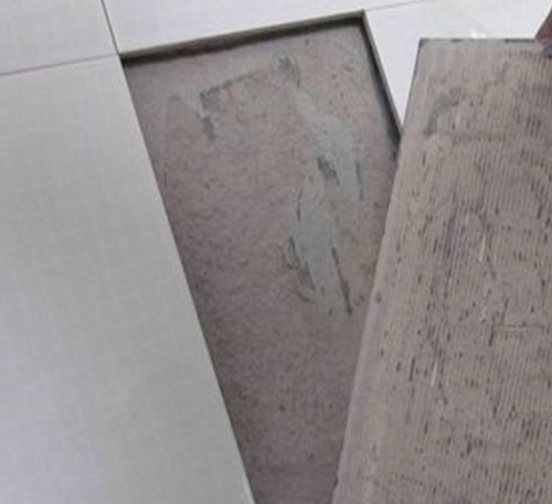 从化瓷砖空鼓维修公司分享瓷砖铺贴时如果打浆（即涂抹在瓷砖背面和基层上的砂浆或瓷砖胶）过少，会带来以下问题